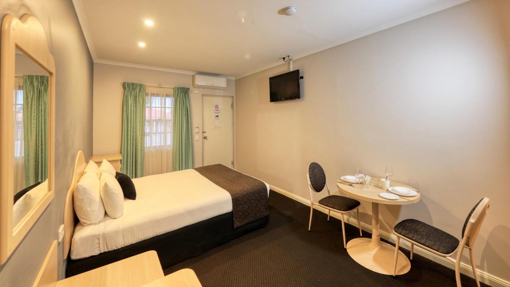 Charles Rasp Motor Inn & Cottages Broken Hill Εξωτερικό φωτογραφία